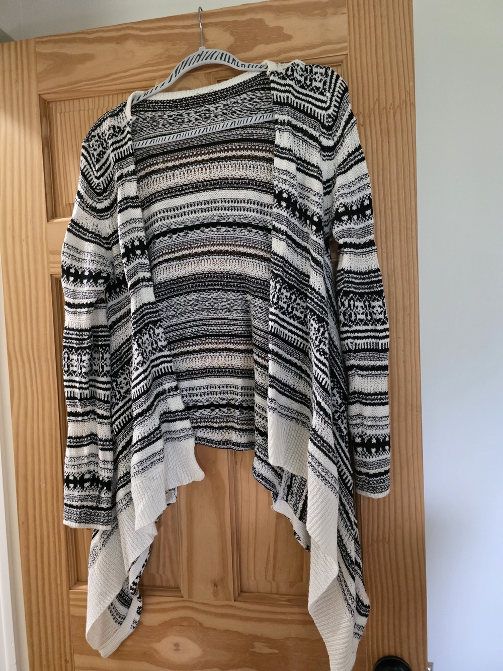 Black & White Open-Front Patterned Women's Sweater